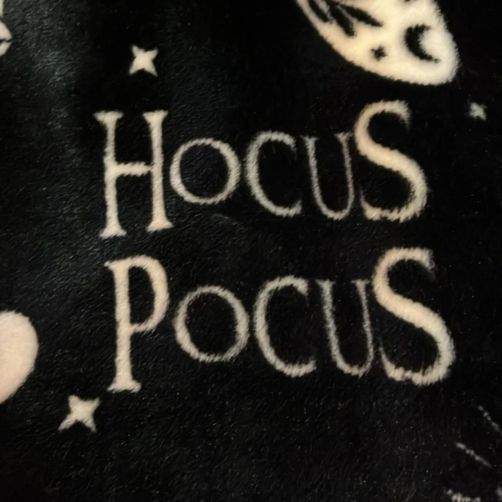 Witchy Halloween throw blanket *FIRM PRICE*